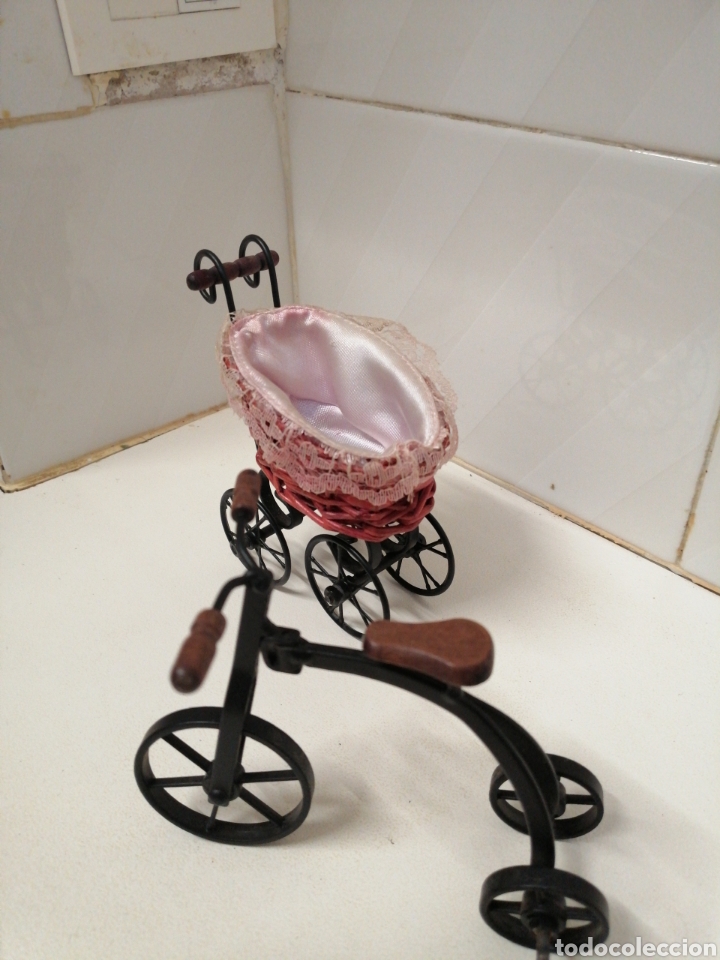 Juguetes antiguos de hojalata: Carrito y triciclo - Foto 1