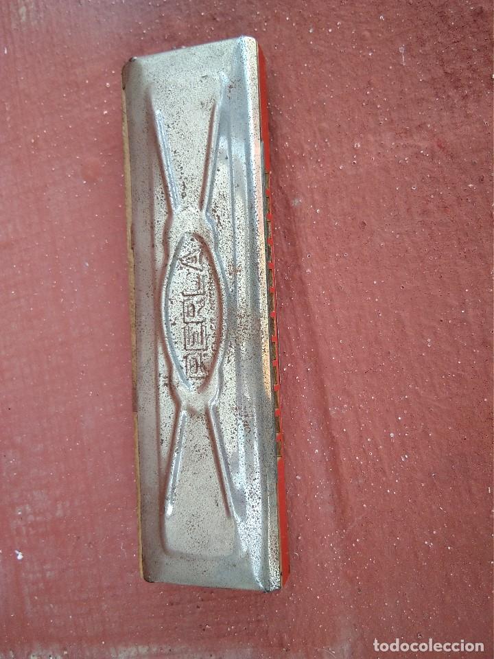 Juguetes antiguos de hojalata: AntIgua armonica marca PERLA - Foto 3