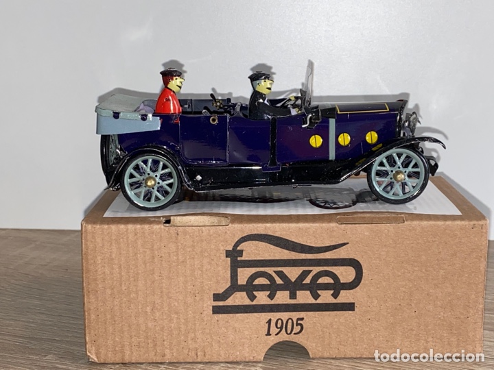 Juguetes antiguos de hojalata: Coche con pasajero Paya - Foto 1