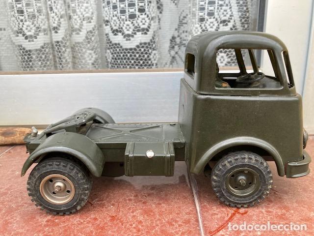 Juguetes antiguos de hojalata: CAMION GAMA MILITAR. - Foto 3