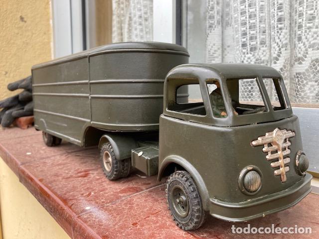 Juguetes antiguos de hojalata: CAMION GAMA MILITAR. - Foto 6