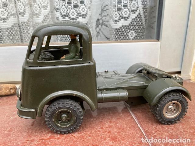 Juguetes antiguos de hojalata: CAMION GAMA MILITAR. - Foto 9