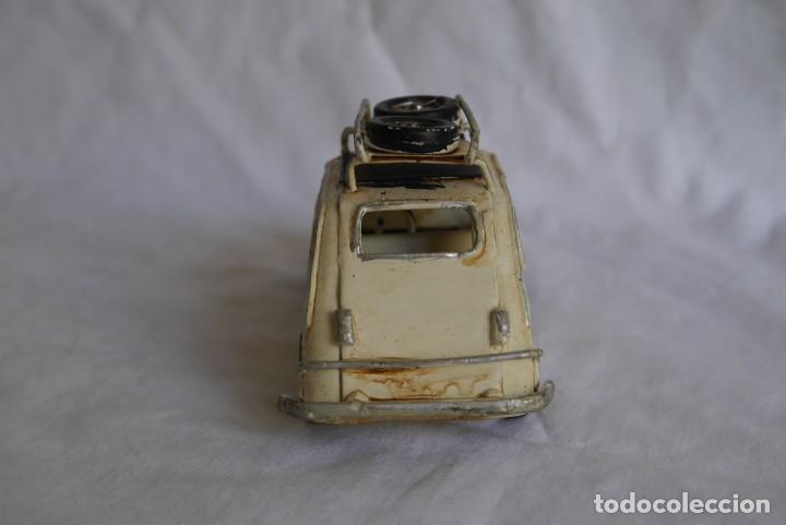 Juguetes antiguos de hojalata: Seat 600 de hojalata - Foto 5