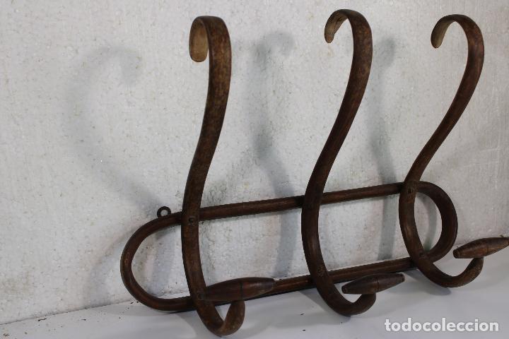 Juguetes antiguos de hojalata: perchero tonet de pared - Foto 7