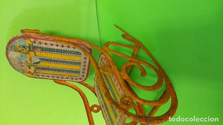 Juguetes antiguos de hojalata: Mecedora - Foto 3