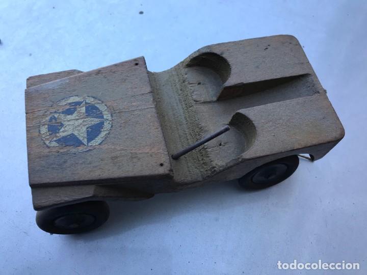Juguetes antiguos de hojalata: JEEP WILLYS DE MADERA - Foto 2