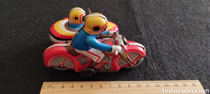 Juguetes antiguos de hojalata: Moto con sidecar de hojalata - Foto 2