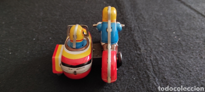 Juguetes antiguos de hojalata: Moto con sidecar de hojalata - Foto 4