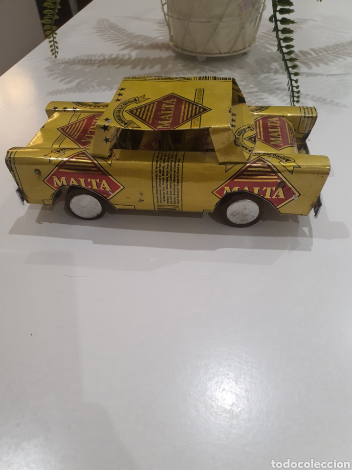 Juguetes antiguos de hojalata: coche fabricado en lata y madera - Foto 2