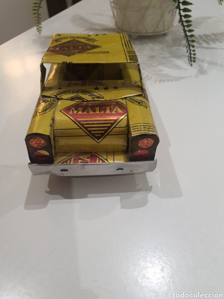 Juguetes antiguos de hojalata: coche fabricado en lata y madera - Foto 3