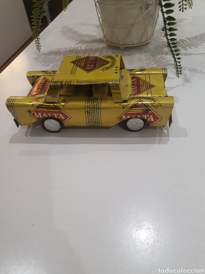 Juguetes antiguos de hojalata: coche fabricado en lata y madera - Foto 4
