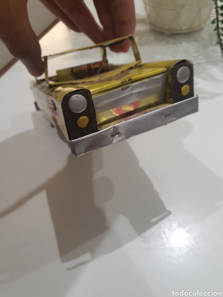 Juguetes antiguos de hojalata: coche fabricado en lata y madera - Foto 7