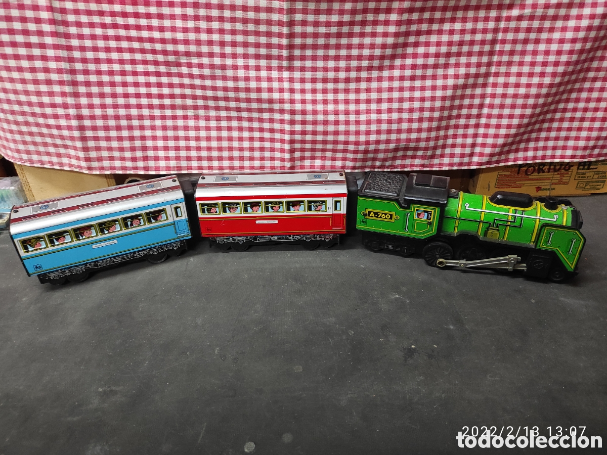 Juguetes antiguos de hojalata: TREN DE HOJALATA Y PL&Aacute;STICO - Foto 1