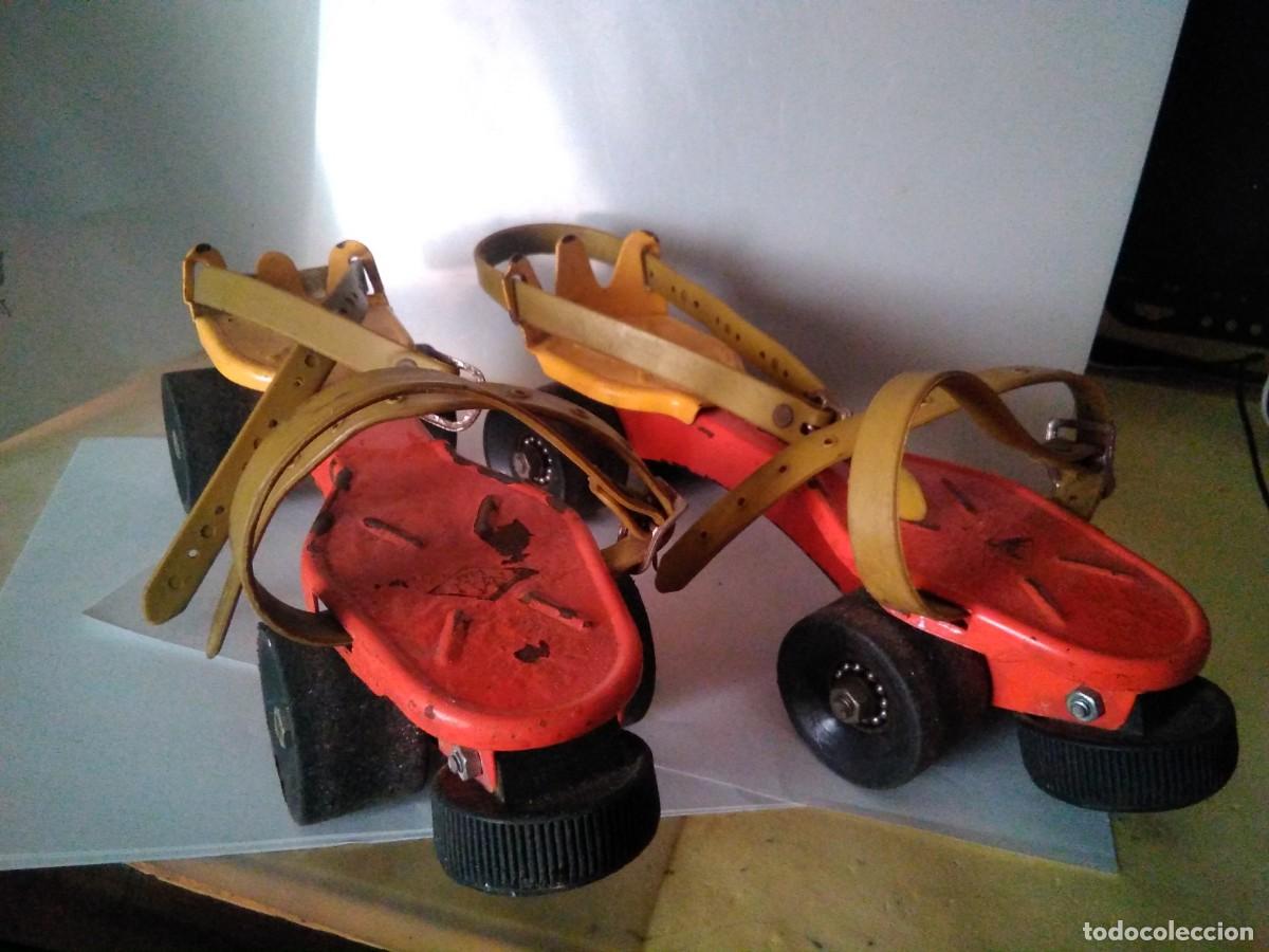 Juguetes antiguos de hojalata: Antiguos patines de hierro - Foto 2