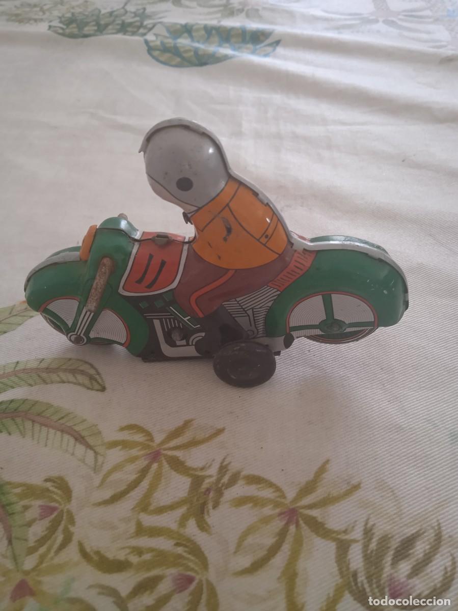 Juguetes antiguos de hojalata: Moto de chapa - Foto 1