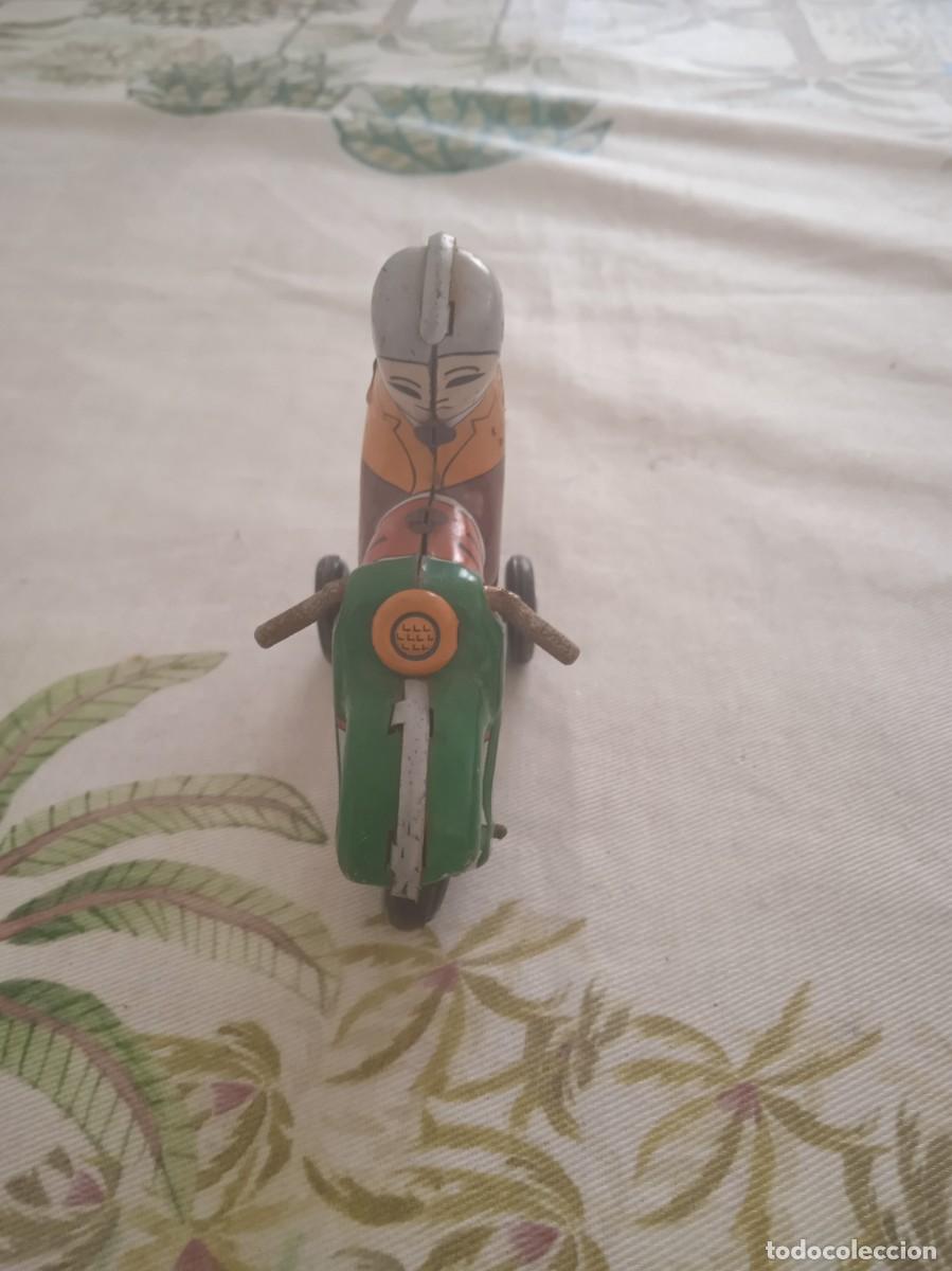 Juguetes antiguos de hojalata: Moto de chapa - Foto 2