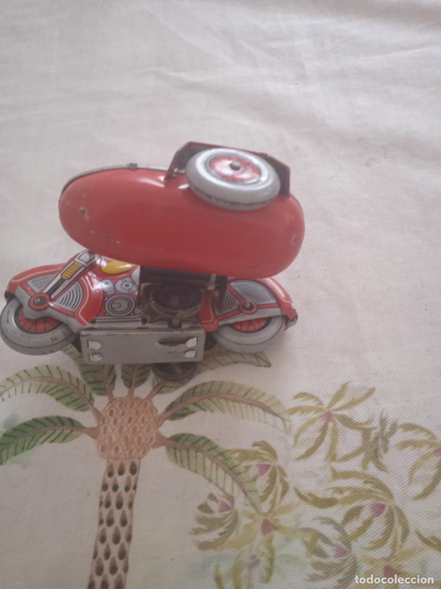 Juguetes antiguos de hojalata: Moto de chapa - Foto 3
