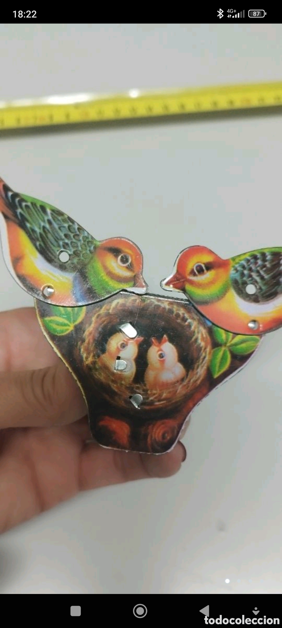 Juguetes antiguos de hojalata: Pajaritos con nido picotean - Foto 1