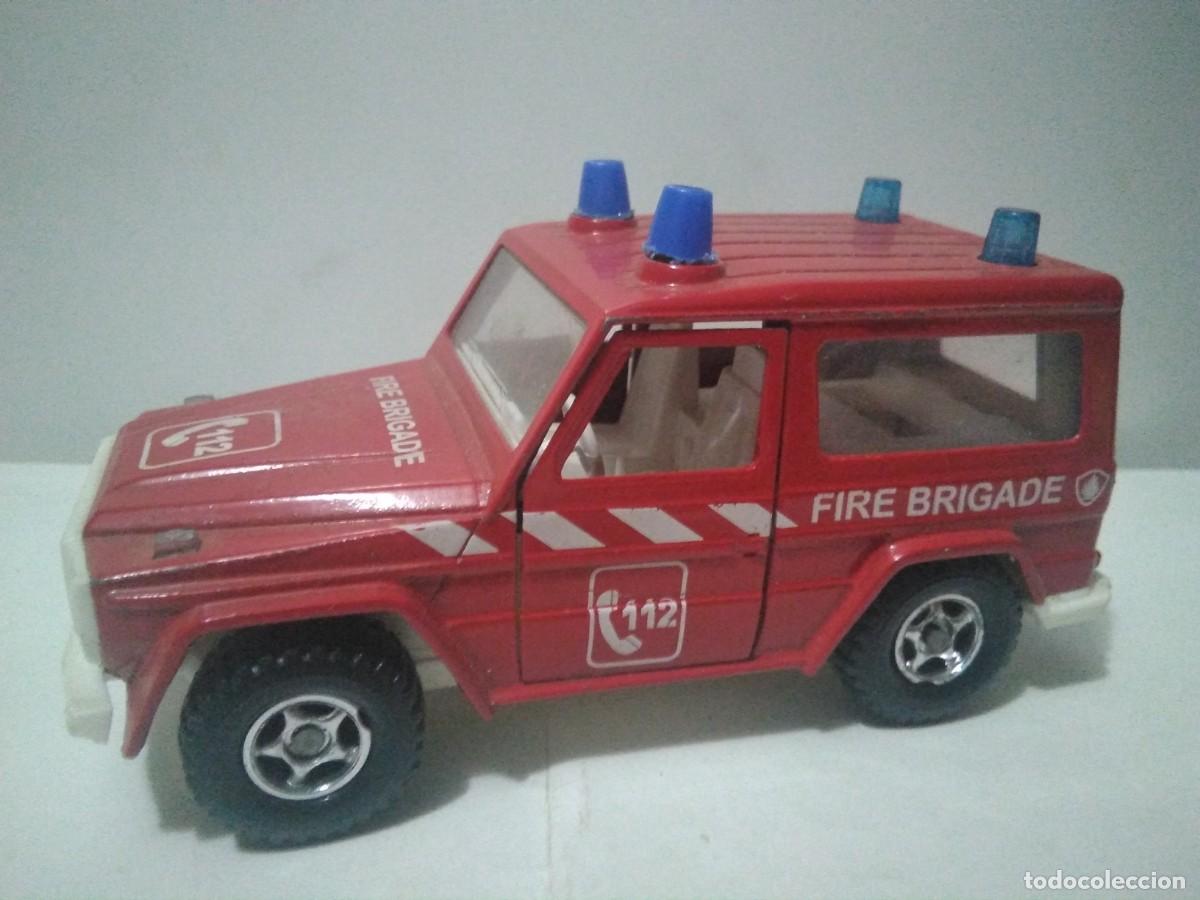 Juguetes antiguos de hojalata: Vehiculo de la &rdquo;BRIGADA DE INCENDIOS &rdquo; 12 cm. - Foto 2
