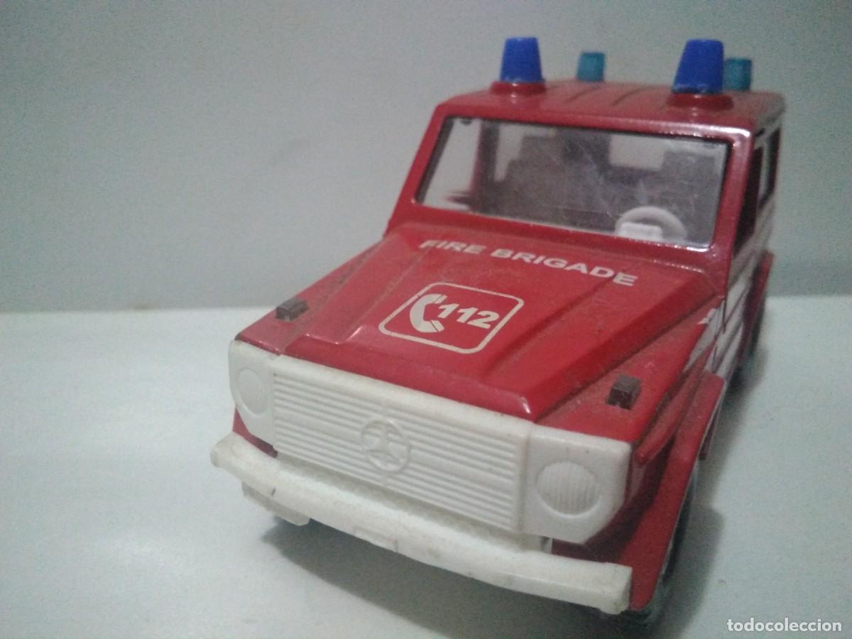 Juguetes antiguos de hojalata: Vehiculo de la &rdquo;BRIGADA DE INCENDIOS &rdquo; 12 cm. - Foto 3