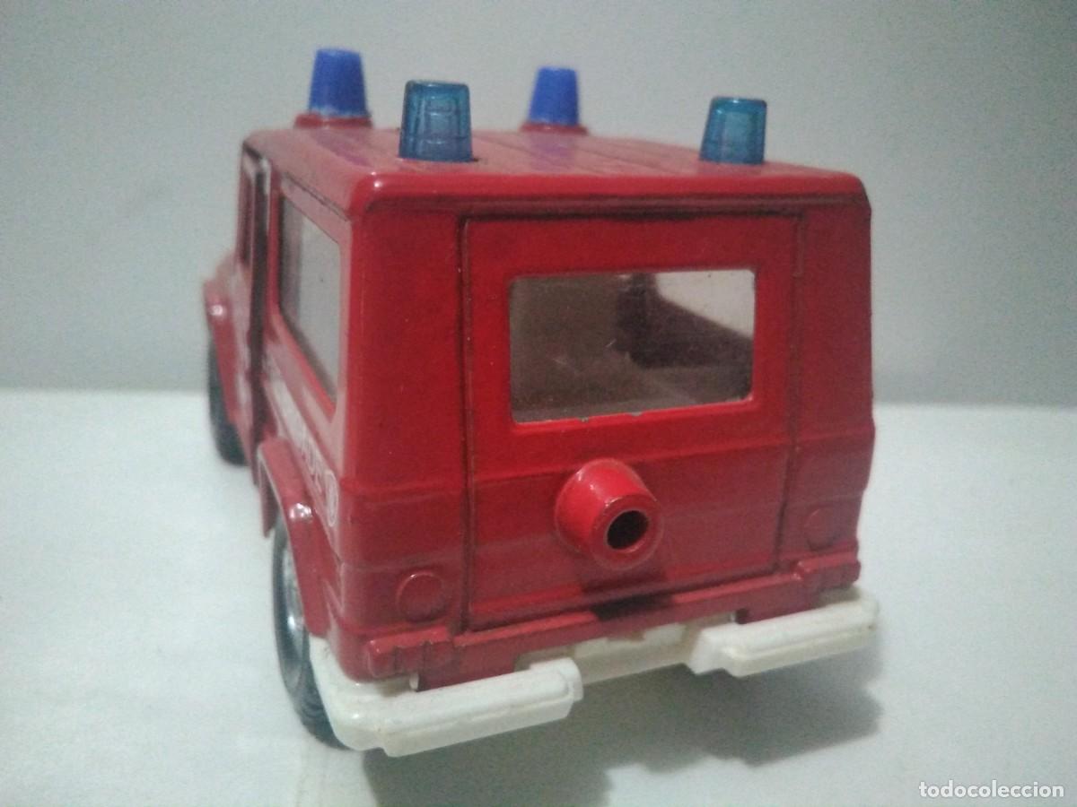 Juguetes antiguos de hojalata: Vehiculo de la &rdquo;BRIGADA DE INCENDIOS &rdquo; 12 cm. - Foto 4