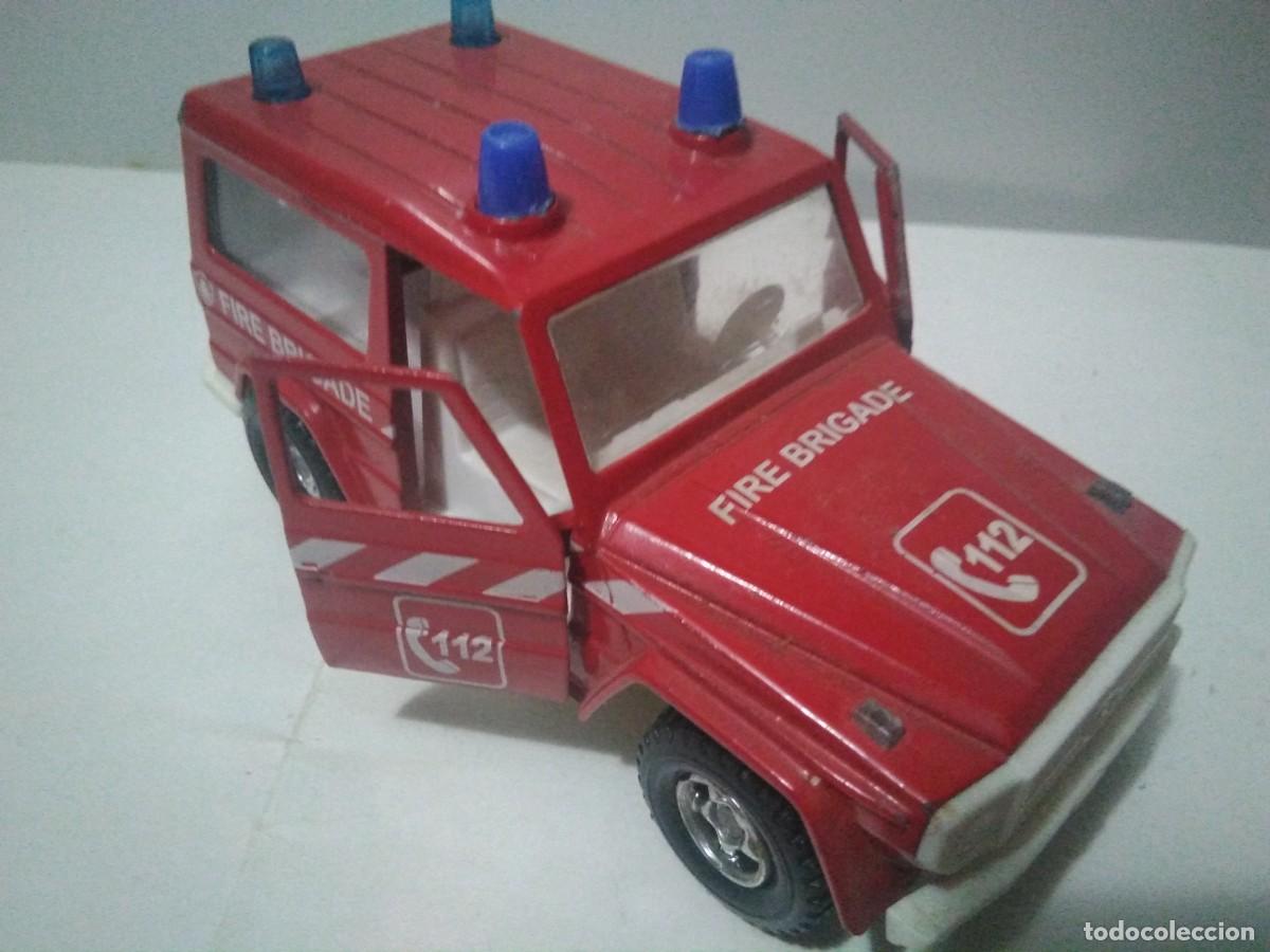 Juguetes antiguos de hojalata: Vehiculo de la &rdquo;BRIGADA DE INCENDIOS &rdquo; 12 cm. - Foto 5
