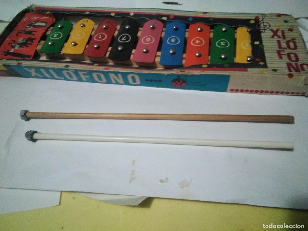 Juguetes antiguos de hojalata: Antiguo y viejo xilofono - Foto 3