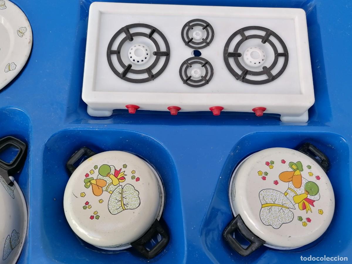 Antikes Blechspielzeug: Juego de cocinita y cacerolitas