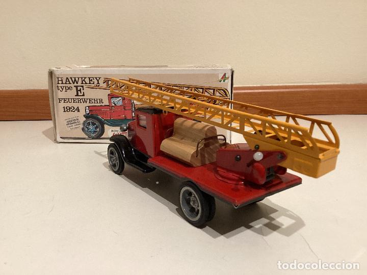 Juguetes antiguos de hojalata: Hawkey FeuerWehr Kovap retro - Foto 2