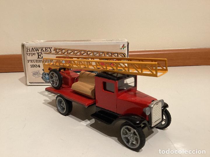 Juguetes antiguos de hojalata: Hawkey FeuerWehr Kovap retro - Foto 3