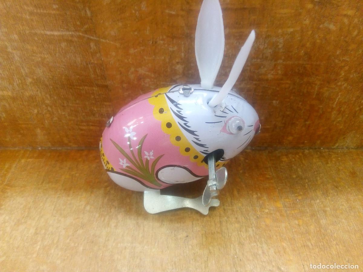 Juguetes antiguos de hojalata: CONEJO HOJALATA CUERDA - Foto 1