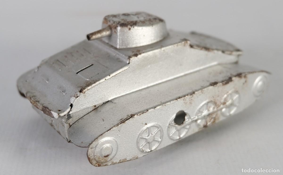 Juguetes antiguos de hojalata: Tanque de hojalata marca Rico - Foto 2