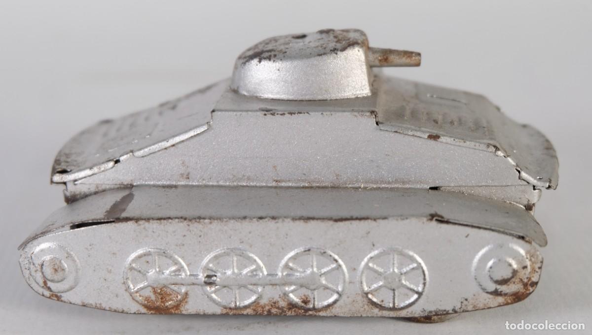 Juguetes antiguos de hojalata: Tanque de hojalata marca Rico - Foto 4