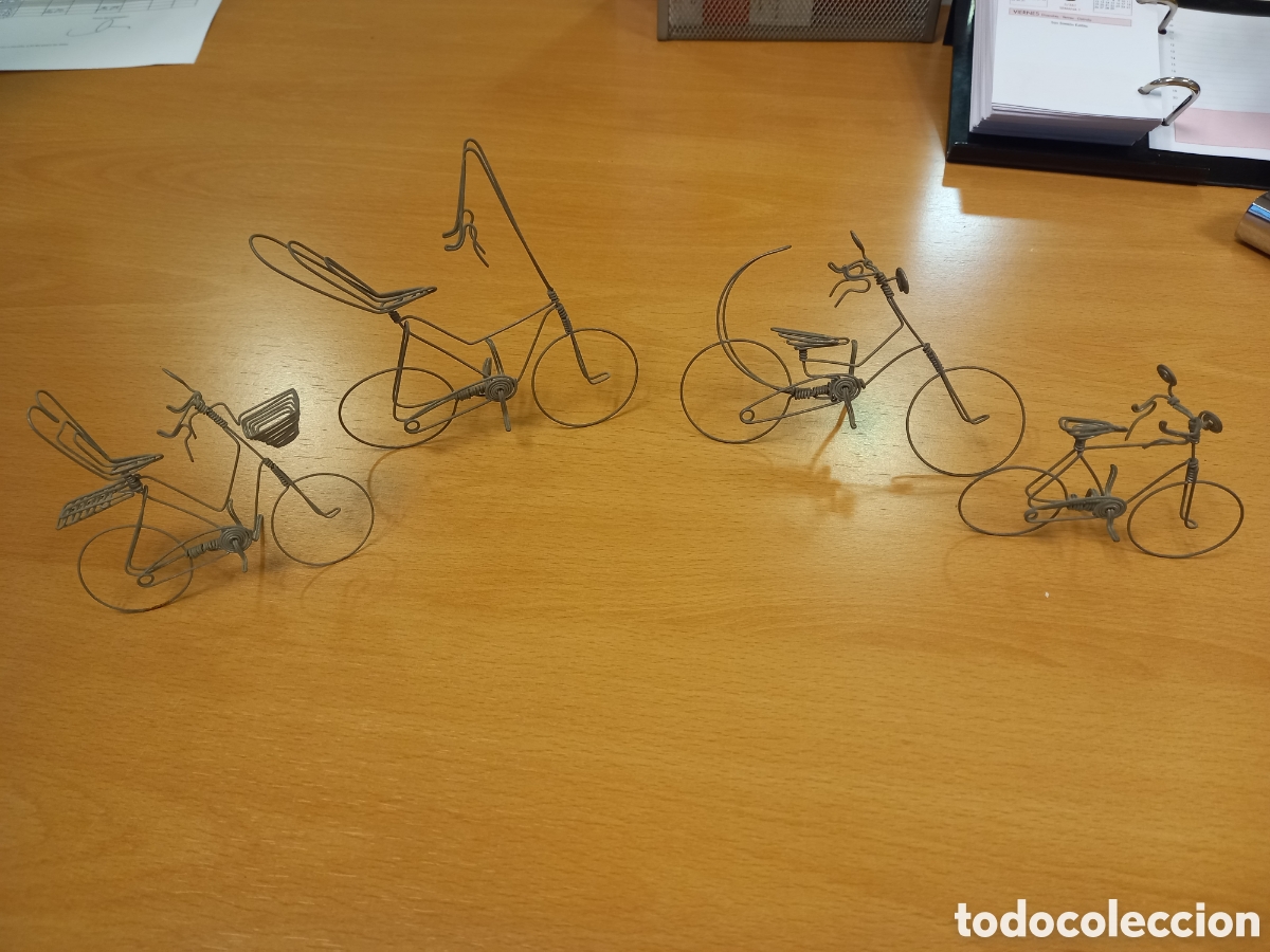 Juguetes antiguos de hojalata: 4 bicicletas alambre - Foto 1