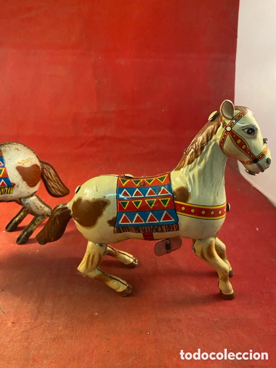 Juguetes antiguos de hojalata: Pareja de caballos indio - Foto 3