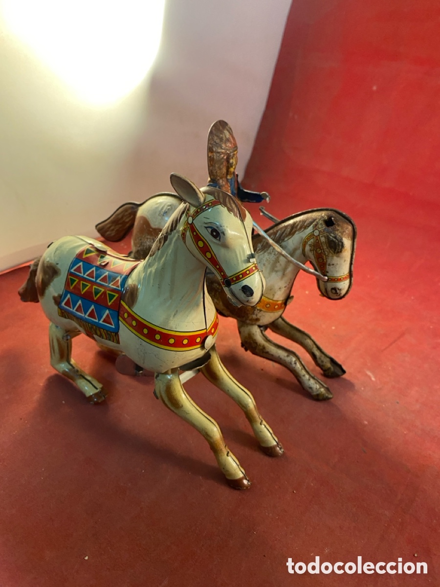 Juguetes antiguos de hojalata: Pareja de caballos indio - Foto 10