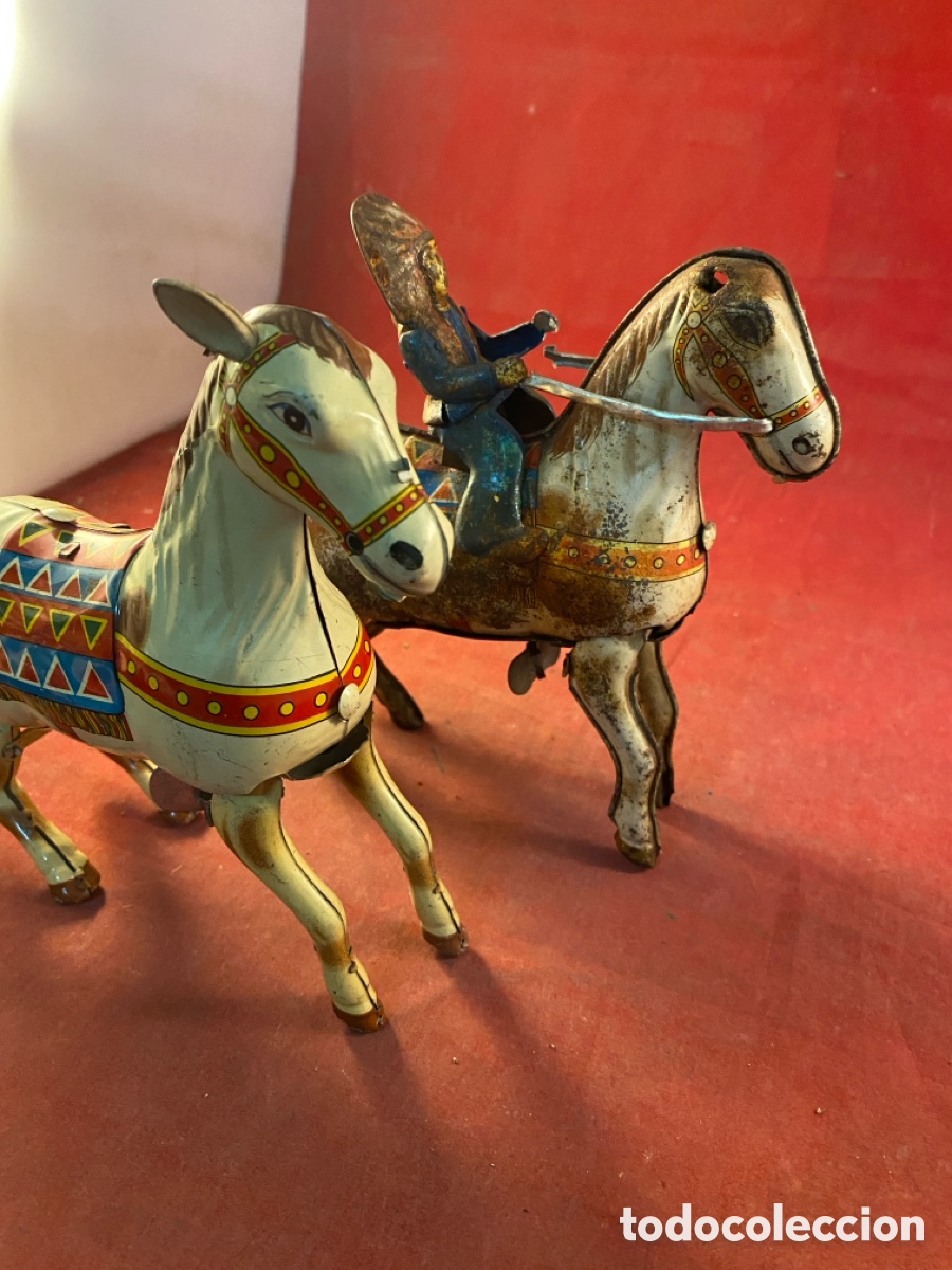 Juguetes antiguos de hojalata: Pareja de caballos indio - Foto 11