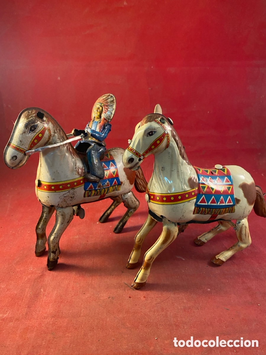 Juguetes antiguos de hojalata: Pareja de caballos indio - Foto 1