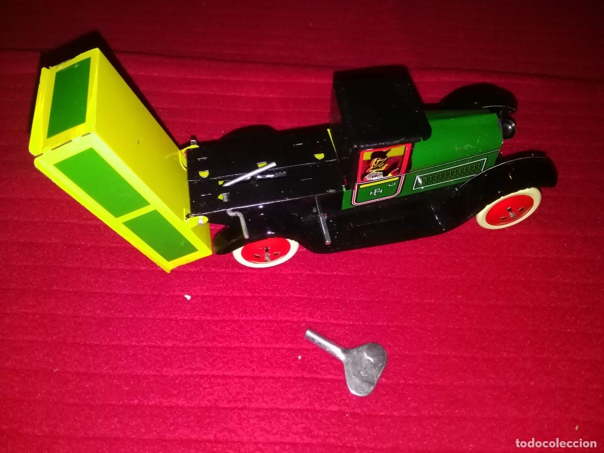 Juguetes antiguos de hojalata: CAMI&Oacute;N VOLQUETE - Foto 2
