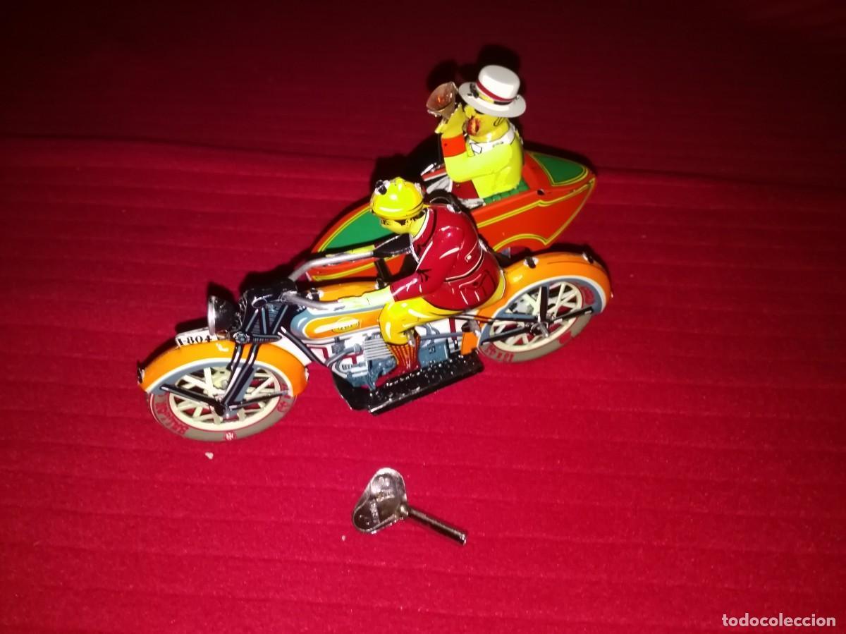 Juguetes antiguos de hojalata: MOTO CON SIDECAR - Foto 2