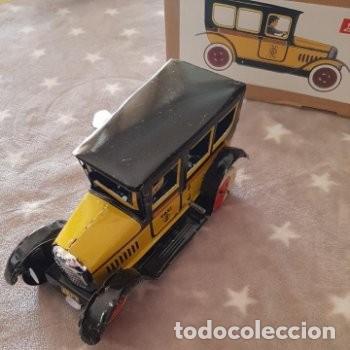 Juguetes antiguos de hojalata: TAXI - Foto 2