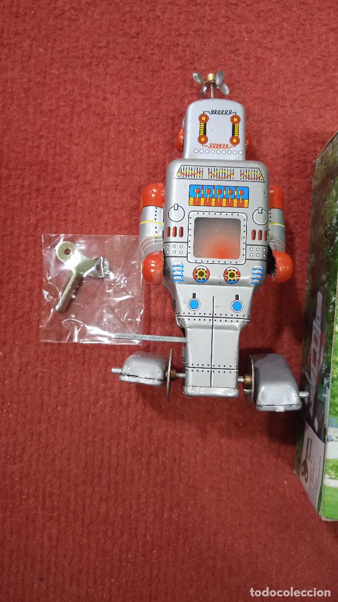 Juguetes antiguos de hojalata: ROBOT HOJALATA CUERDA - Foto 3