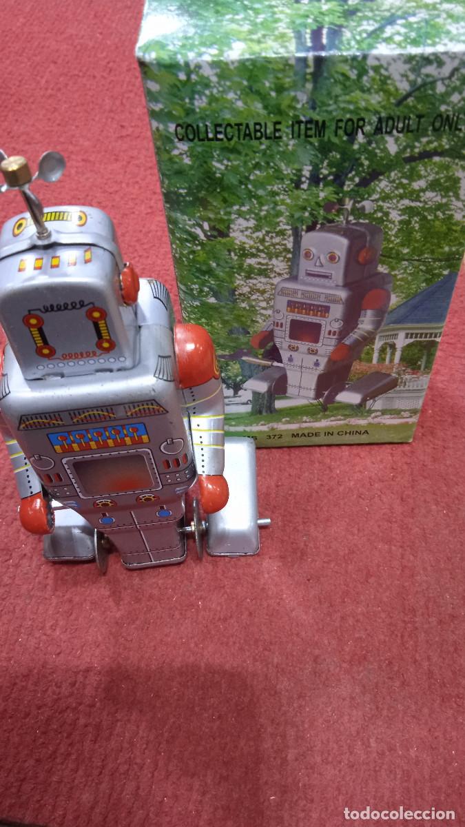 Juguetes antiguos de hojalata: ROBOT HOJALATA CUERDA - Foto 5