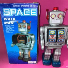 Juguetes antiguos de hojalata: ROBOT SPACE WALK MAN - FUNCIONA - VER VIDEO