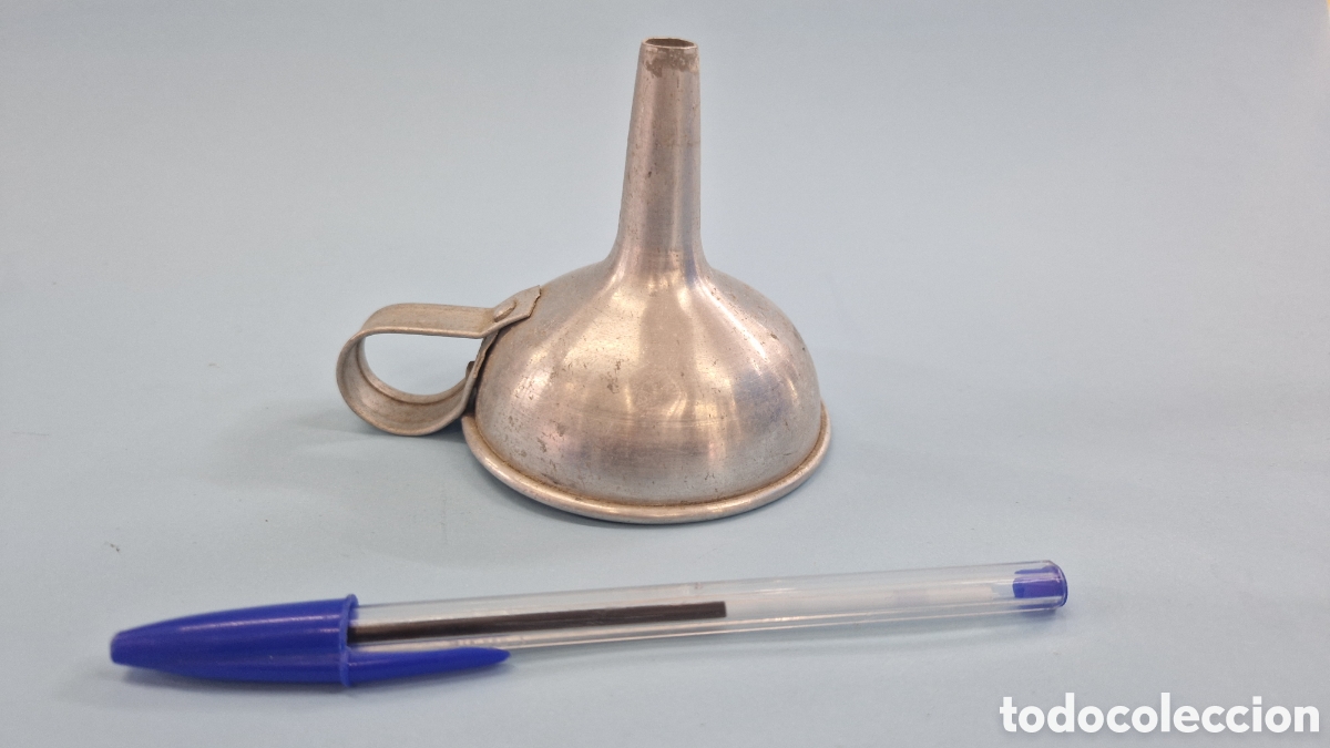 Juguetes antiguos de hojalata: Embudo de aluminio ,juguete - Foto 1