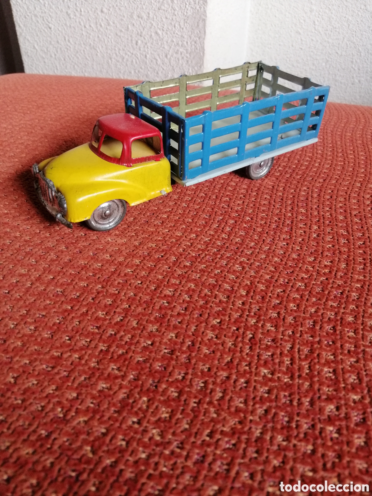 Juguetes antiguos de hojalata: CAMI&Oacute;N DE CHAPA - Foto 2