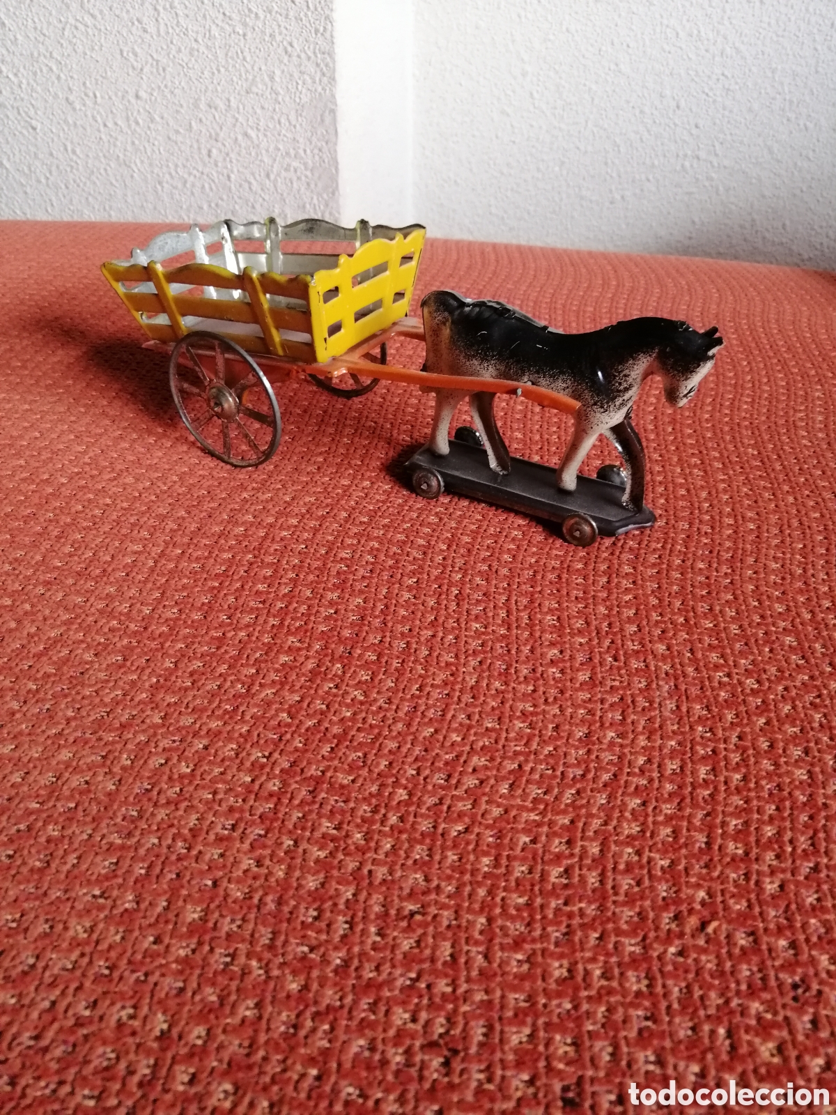 Juguetes antiguos de hojalata: CARRO CON CABALLO - Foto 1