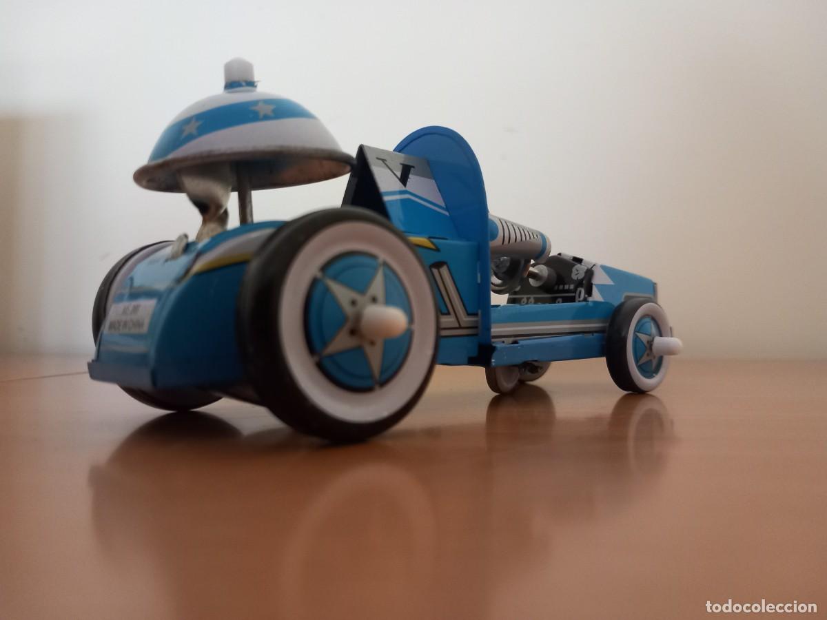 Juguetes antiguos de hojalata: ROBOT EN COCHE CON TIMBRE - Foto 5