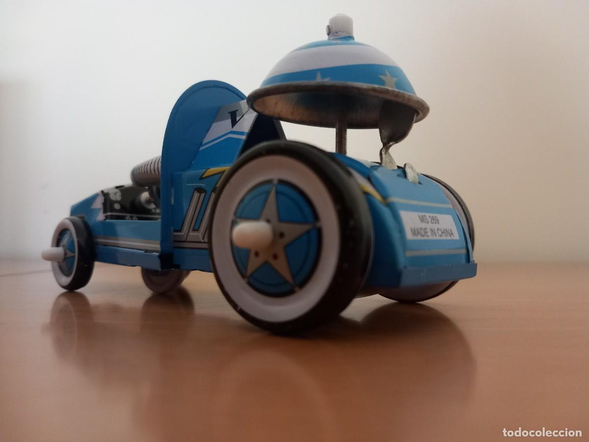 Juguetes antiguos de hojalata: ROBOT EN COCHE CON TIMBRE - Foto 6