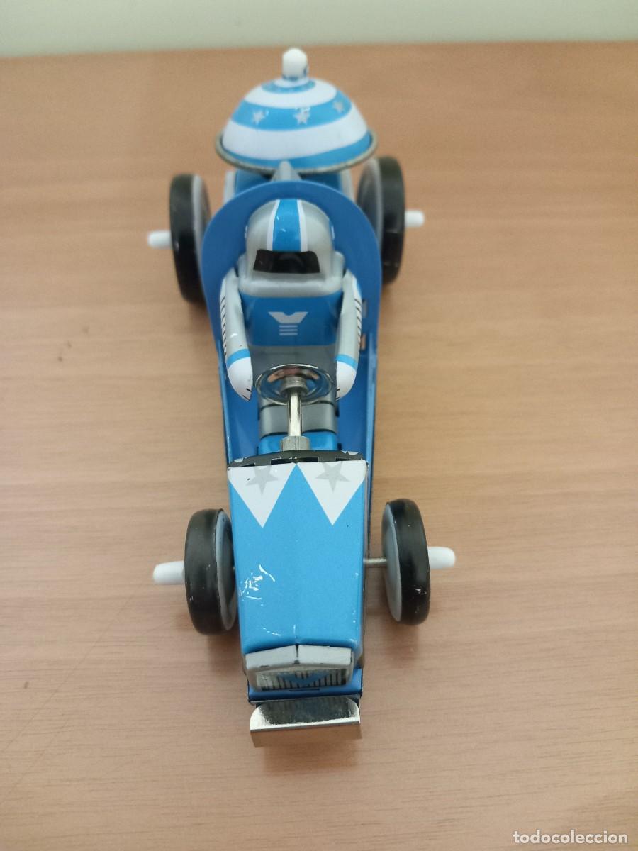Juguetes antiguos de hojalata: ROBOT EN COCHE CON TIMBRE - Foto 7